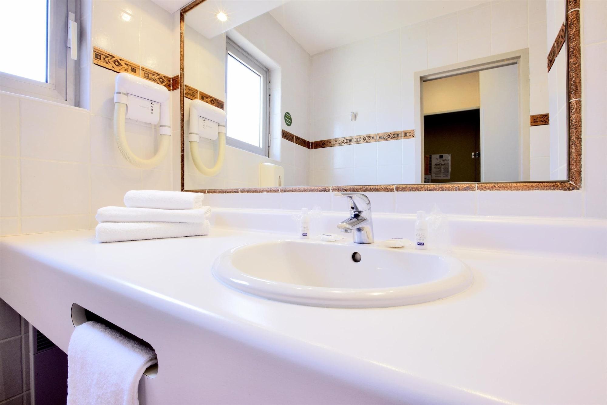 Kyriad Nimes Centre מראה חיצוני תמונה